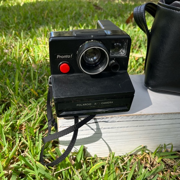 Vintage Polaroid Pronto Instant Camera with Carrying Bag - Picture 2 of 8
